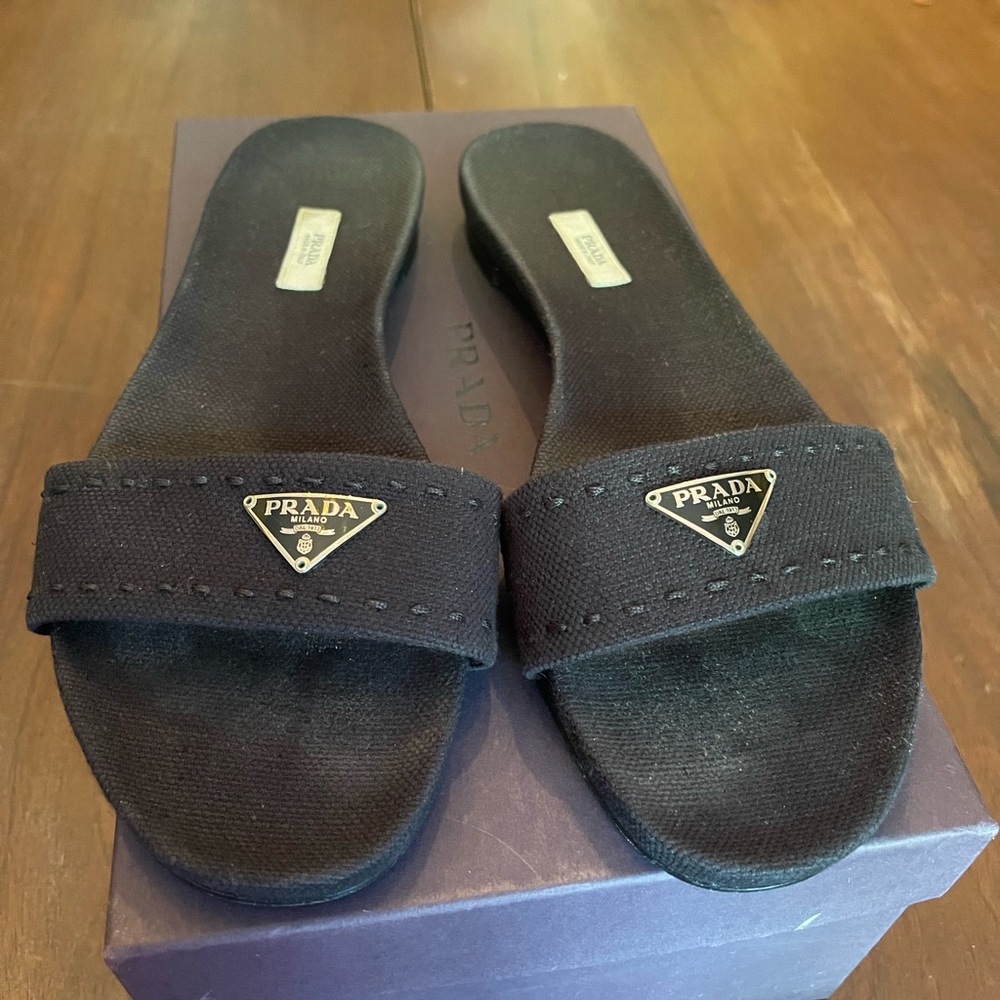 Adorable vintage Prada slides!!